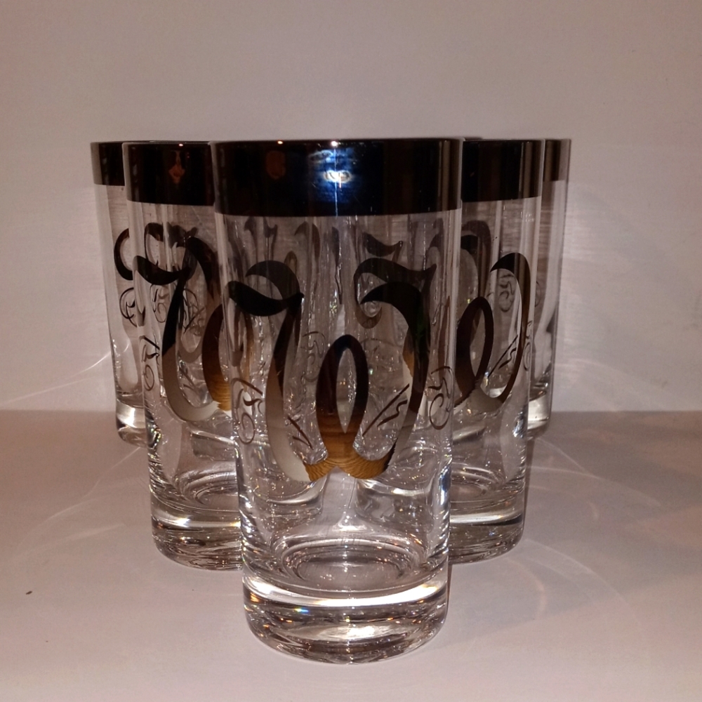 Vintage 8  Dorothy Thorpe High ball glasses. 12 oz
